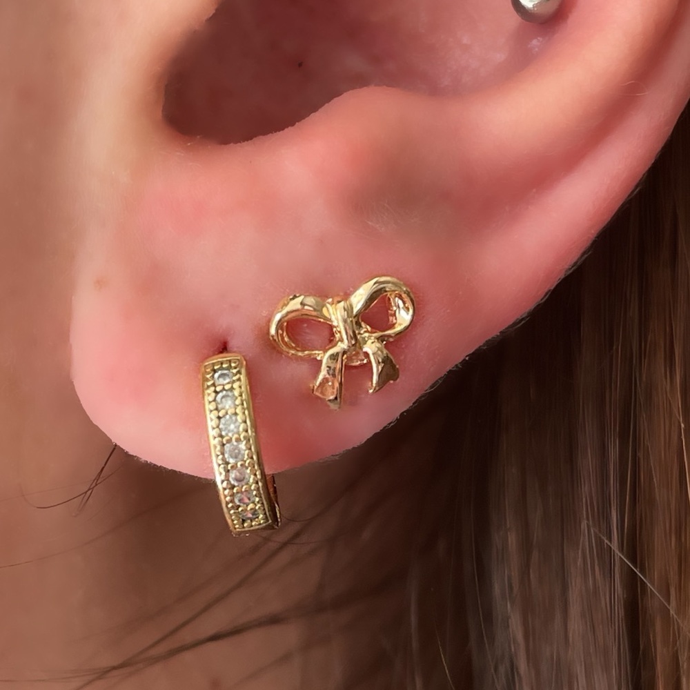 18k Gold Filled Bow Stud Earrings